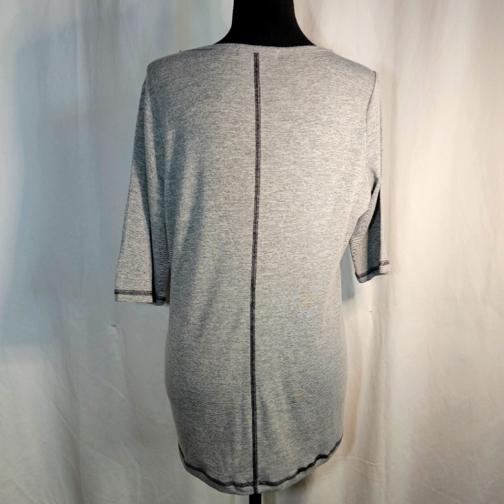 Unity World Wear V-Neck T-Shirt Top Elbow Sleeves sz M - Picture 2 of 8